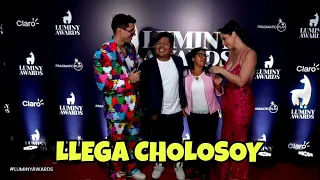 Cholosoy Llega a la Alfombra Roja de Los Luminy Awards 2