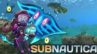 Squeezing Survival Out of Bladder-Fish!! • Subnautica - Episode #1