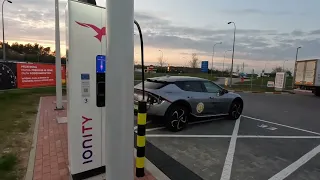 Kia EV6 [77.4kWh 229KM RWD] na autostradzie! Szybkie ładowanie na stacji IONITY 350kW | TEST PL