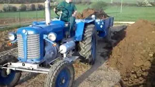 Zetor 25A a vlek S3000 odvoz hliny