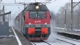 Электровоз 2ЭС5К-510 с хозяйственным поездом