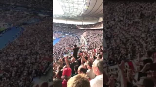 England fans singing "Don't Look Back In Anger", ahead of kick off tonight. 👏