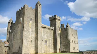 Château de Beynac, Castle of Richard the Lionheart in Dordogne, France  🏰 Jeanne d'Arc Film Location