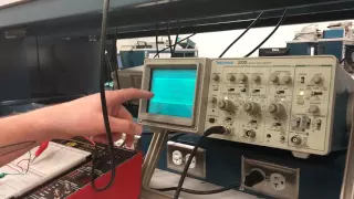 How to use an oscilloscope: Tektronix 2225