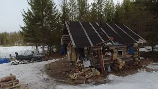 УЕХАЛИ в ИЗБУ с НОЧЁВКОЙ. ТАЁЖНЫЙ БЫТ. СЕМЕЙНАЯ РЫБАЛКА на ТАЁЖНОМ ОЗЕРЕ. Часть вторая.