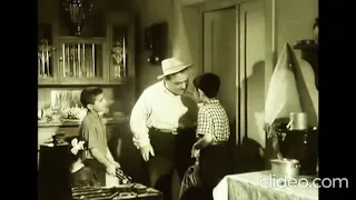 "Qəribə əhvalat (1960)" filmindən epizod.