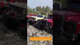 Axial vs Traxxas