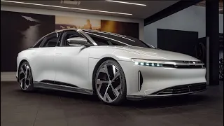 Lucid Air с большим экраном