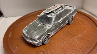 BMW 5-series E34 ALPINA B10 4.6 in SNOW with SNOWBOARD customized Diecast Car ONE OFF 1/18 scale