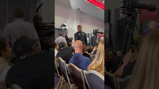 Anthony Joshua GREETS Derek Chisora BEFORE Dillian Whyte press conference! #JoshuaWhyte2 #boxing