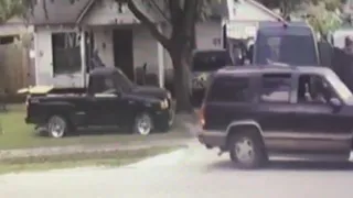 Suspects trying to carjack Amazon truck blocked by good Samaritan in SUV, Houston police say