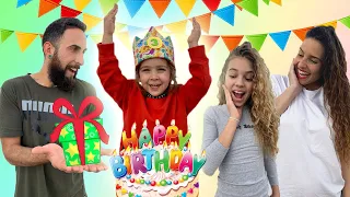 EL MEJOR CUMPLEAÑOS DE NUESTRAS VIDAS 🎂 MONTAMOS UNA FIESTA EN 40TENA Y LA POLICÍA VIENE A CANTAR😱