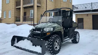 Правильная чистка снега квадроциклом.