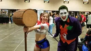 Joker Searching For His Harley At Comic Con (Joker & Harley Quinn Cosplay)