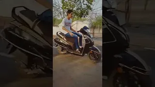 no hand scooty stunt ❌💙😎⚡💓#Varun#shortsvideo#scooty#stunt#morning#stunt vibes#vialvideo #firefoxbike