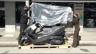 unboxing the SYM CRUISYM 300cc scooter grey color