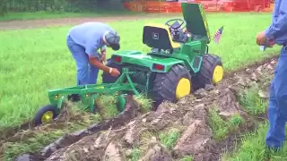 Custom John Deere Garden Tractor at Little G 2010