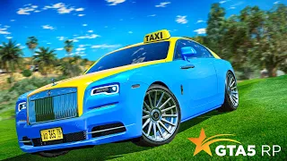 ТАКСУЮ НА Rolls-Royce Wraith. GTA 5 RP Strawberry