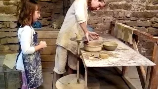 Ліпимо чашки з глини
