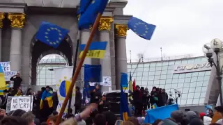 EuroMaidan sing Okean Elzy - Ya ne zdamsia bez boyu!