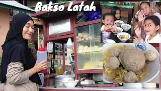 MAKAN BAkSO PEMBELINYA LATAH PARAH