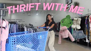 THRIFT WITH ME ♡ y2k winter clothing (*spoiler* i found juicy couture)