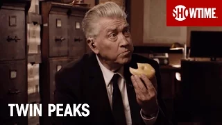 Twin Peaks | David Lynch Returns as Gordon Cole | SHOWTIME Series (2017)