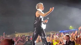 Robbie Williams - Let Me Entertain You - Perth 1/12/2023