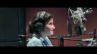 Idina Menzel - Frozen 2 Funny Outtakes