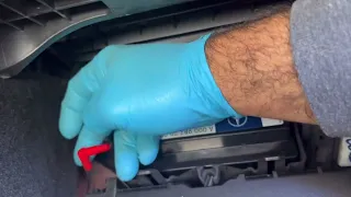 2015, Mercedes GLA 250  auxiliary   battery   DIY ￼