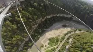 Боже мой, боже мой! Даже ни разу не крикнул! Skypark bungy 207 =)