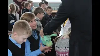 праздник в Севастопольской школе и знакомство с участниками ансамбля (БФ "Дом Тепла")