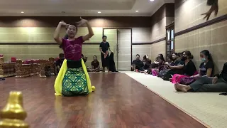 Latihan Tari Oleg Tamulilingan di ISI Denpasar (bersama Ibu Cok Padmini)