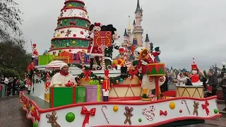 DISNEYLAND PARIS - PARADE DE NOËL DISNEY ! - DISNEY'S CHRISTMAS PARADE [ UNE FAMILLE À DISNEY ]