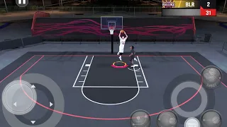 360 off one foot dunk in NBA 2K22 Mobile