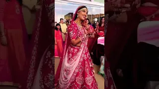 bridal entry dance in front groom #shorts #sorts #ytshortsindia #bridal #dance