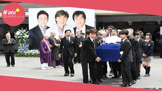 西城秀樹さん出棺、１万人が「ヒデキ！」コール - おくやみ