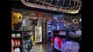 Universal Orlando's Jaws themed summer tribute store (video tour)