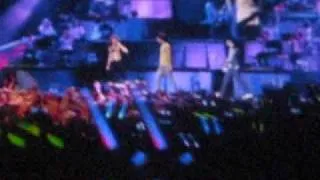 Demi Lovato & Joe Jonas - This is me ( 3d concert experience )