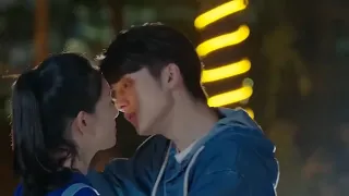 Skate Into Love 💕 Sweetest moment. Kiss and Love 💕 Chinese Drama