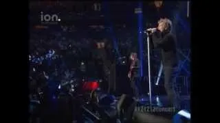 121212 SANDY RELIEF CONCERT - BON JOVI - LIVING ON A PRAYER