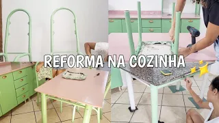 REFORMANDO A COZINHA DA VÓ | transformando mesa velha ✨️💡