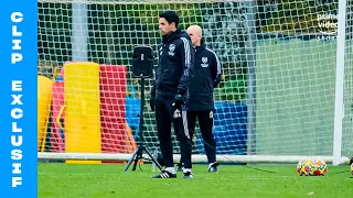 🎶 ARTETA JOUE L'HYMNE DE LIVERPOOL À L'ENTRAÎNEMENT ! I All or Nothing Arsenal