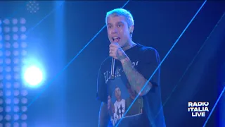 Fedez - Bella Storia sul palco di #RadioItaliaLive