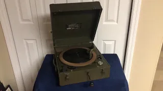 WWII US Army Phonograph: “Moonlight Serenade” by Glenn Miller and his Orchestra