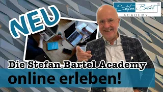 Stefan Bartel präsentiert die Online Academy