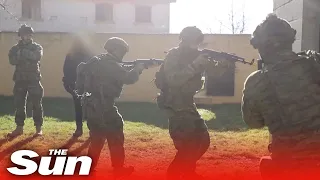 Ukrainian recruits train with Australian soldiers in urban warfare