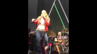 Anastacia - Sick And Tired (live)