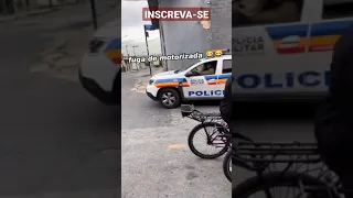 Fuga motorizada de bicicleta da Polícia