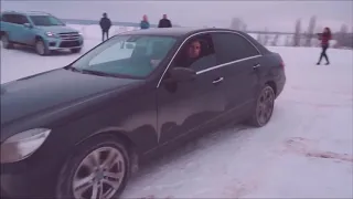 MERCEDES E350 4MATIC IN SNOW